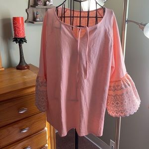 👌3/15 Pink and gray bell sleeve shirt